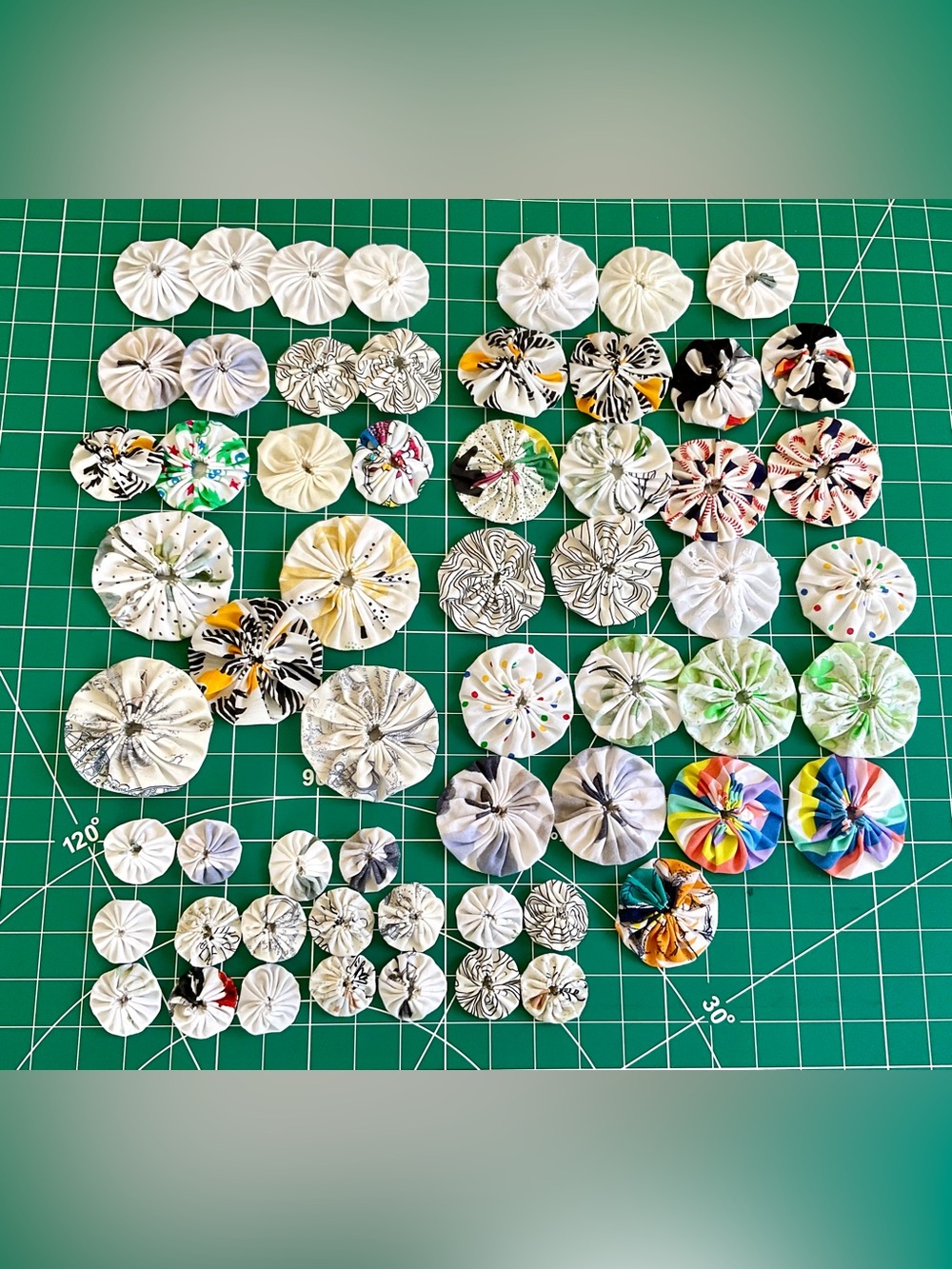 Handmade Fabric Yo-Yo Flowers Assortment - White & Multi